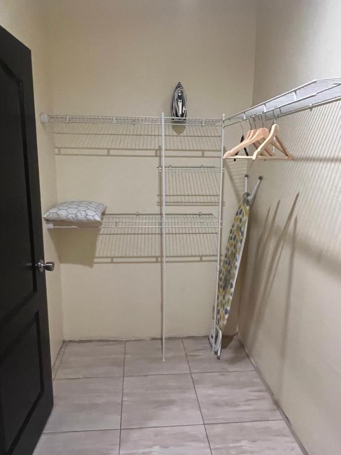 Kingston Oasis One Bedroom エクステリア 写真