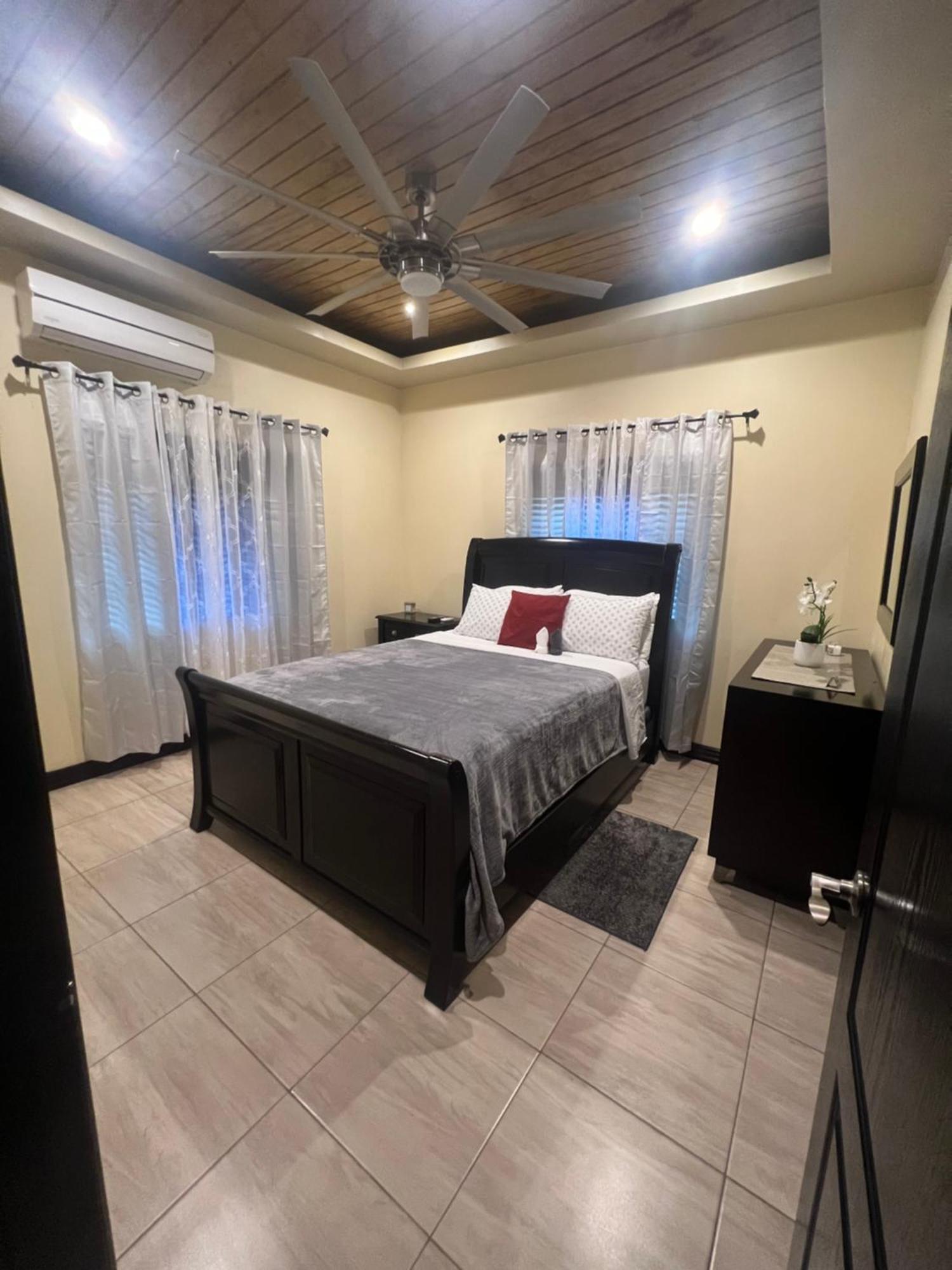 Kingston Oasis One Bedroom エクステリア 写真